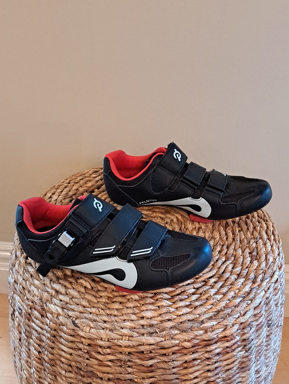 NWOT PELETON Unisex Black & Red Indoor Gym Cycling/Spin Adjustable Shoes 39/8.5